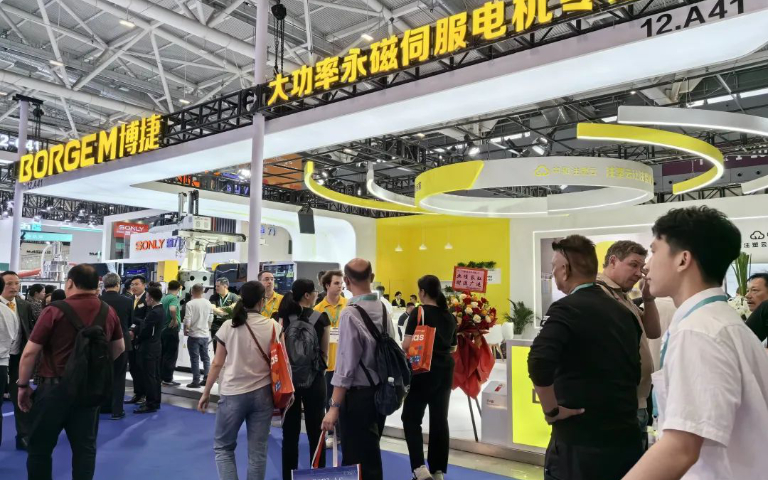 直驱电动技术引爆CHINAPLAS！博捷展位12A41被挤爆了！